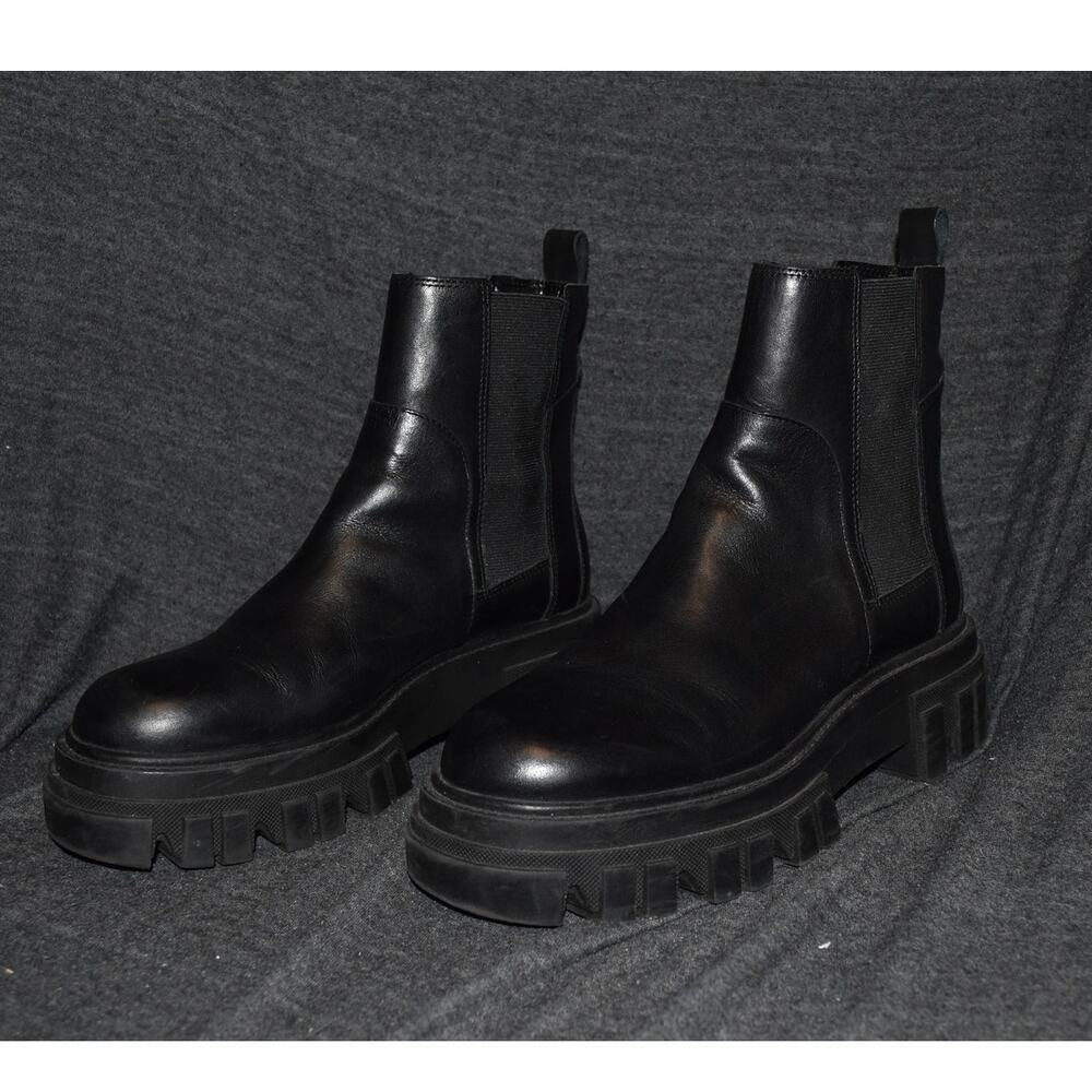 Marc Fisher LTD Women's 7 M Lug Sole Chelsea Boots Black Leather Chunky
